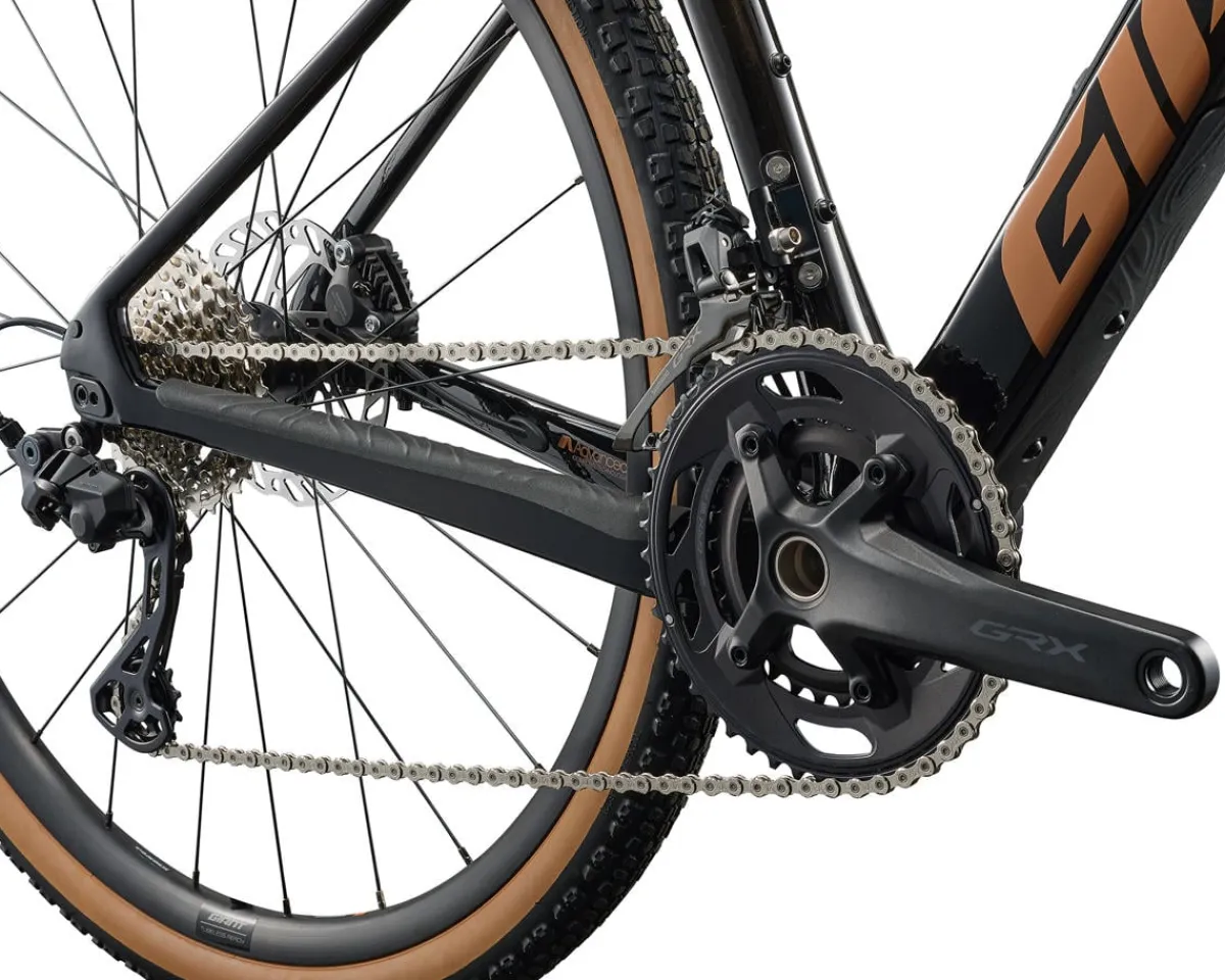 Giant Gravel Bikes|Giant Bikes|Revolt Advanced 2 Gravel Bike (Carbon Smoke) (M)