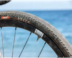 IRC Tires|Boken Tubeless Gravel Tire (Black) (700c) (36mm)