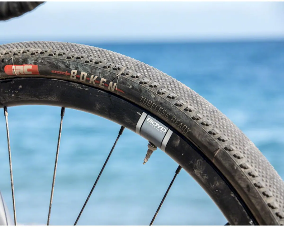 IRC Tires|Boken Tubeless Gravel Tire (Black) (700c) (36mm)