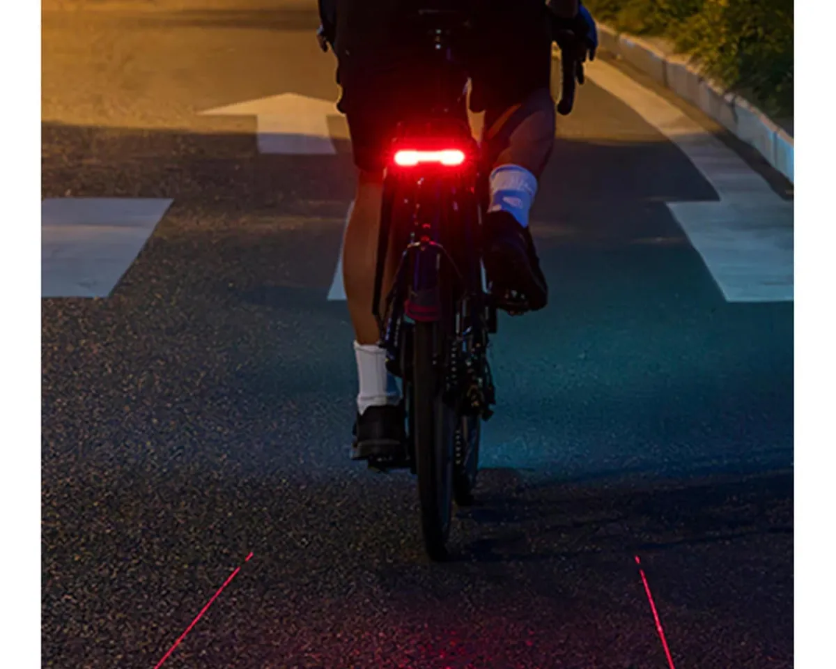 Ravemen Bike Lights|NT101 Smart Turn Signal Tail Light (Black) (160 Lumens)